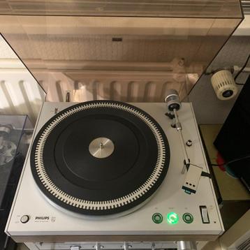 PHILIPS 212 electronic draaitafel VOOR REPARATIE met stofkap beschikbaar voor biedingen