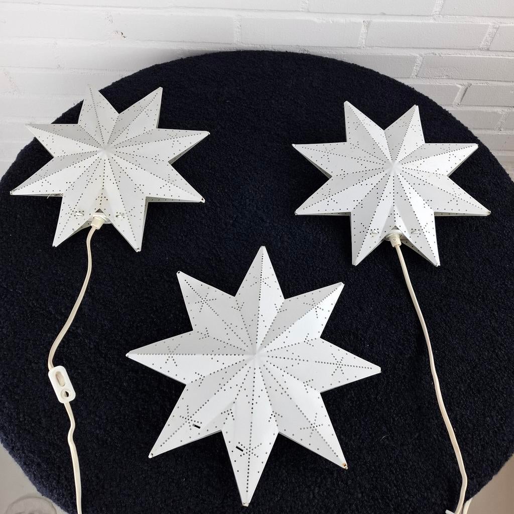 3 vintage kerststerren geperforeerd metaal wit jaren 70, Diversen, Kerst, Ophalen of Verzenden, X, X, X