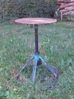 Oude Vintage Industriele Kruk Tafeltje, Huis en Inrichting, Krukjes, N, Ophalen of Verzenden, N, Hout