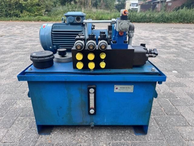 Hydrauliek unit ventielen 2,2kw blauw, Doe-het-zelf en Verbouw, Gereedschap | Machine-onderdelen en Toebehoren, Zo goed als nieuw