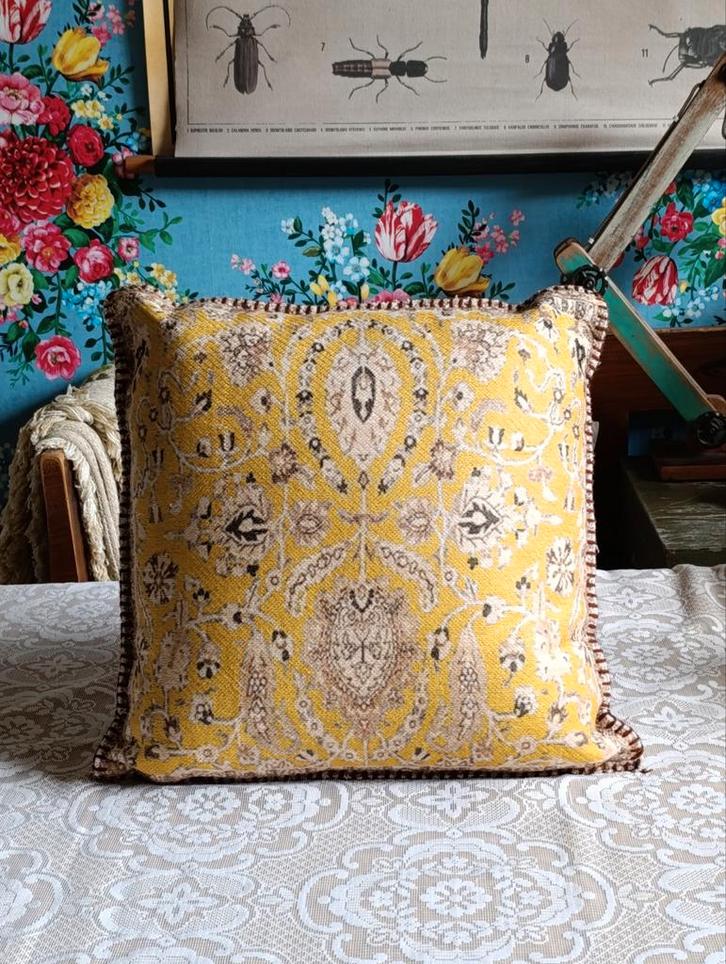 By-Boo schitterend geel kussen vintage kelim stijl, Huis en Inrichting, Woonaccessoires | Kussens, Zo goed als nieuw, Vierkant