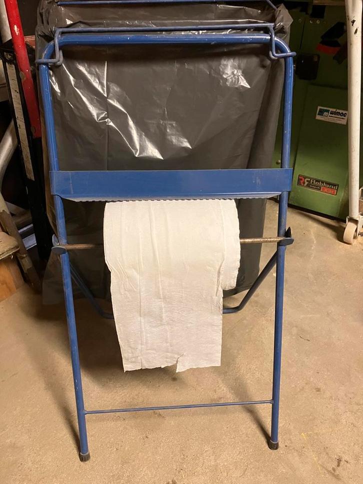 Rolhouder poetsrol rolstandaard garage rol schoonmaakrol, Tuin en Terras, Grasmaaiers, Zo goed als nieuw, Ophalen of Verzenden