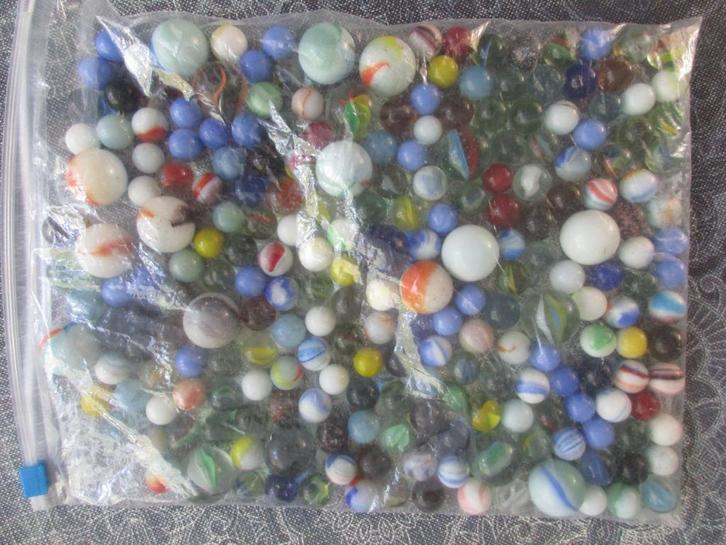 1400 gr knikkers groot klein oud nieuw, Kinderen en Baby's, Speelgoed | Buiten | Los speelgoed, Ophalen of Verzenden