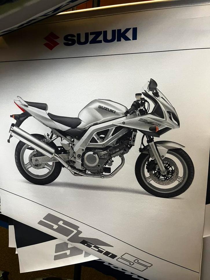 Banners/spandoek suzuki div modellen, Motoren, Accessoires | Koffers en Tassen, Zo goed als nieuw, Ophalen of Verzenden