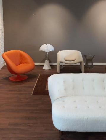 Takahama mid-century scarpa tulipe fauteuils sheepskin  beschikbaar voor biedingen