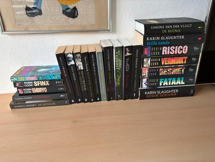 Thriller Boeken Collectie, Boeken, Romans, Zo goed als nieuw, Nederland, Ophalen of Verzenden