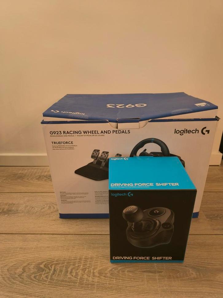 Logitech G923 Racestuur + Pook - Zo Goed Als Nieuw!, Spelcomputers en Games, Spelcomputers | Sony PlayStation Consoles | Accessoires
