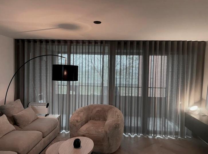 Hotel chick teupe glans inbetween op maat, Huis en Inrichting, Stoffering | Gordijnen en Lamellen, Nieuw, 200 cm of meer, 200 cm of meer