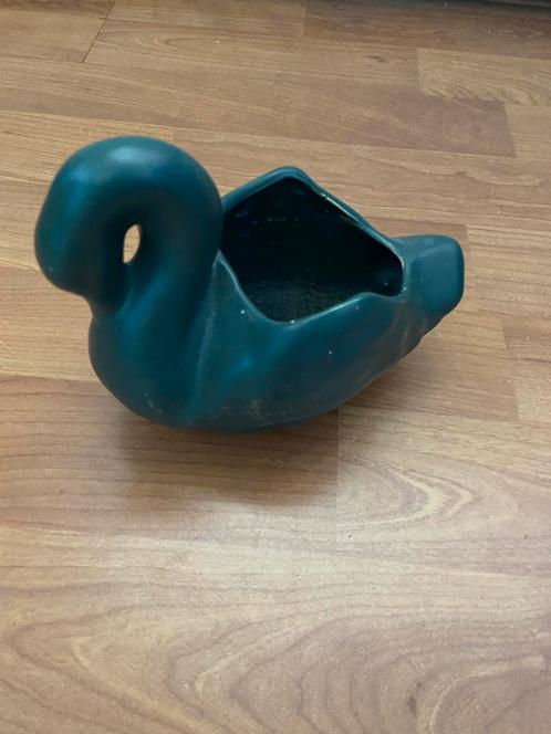 Super leuk stenen Bloempot in zwaan vorm plantenbakje, Huis en Inrichting, Woonaccessoires | Vazen, Nieuw, Groen, Minder dan 50 cm