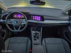 Volkswagen Golf 1.0 TSI Life 110 PK NAP Sfeer Trekhaak Acc, Voorwielaandrijving, Stof, Gebruikt, Zwart