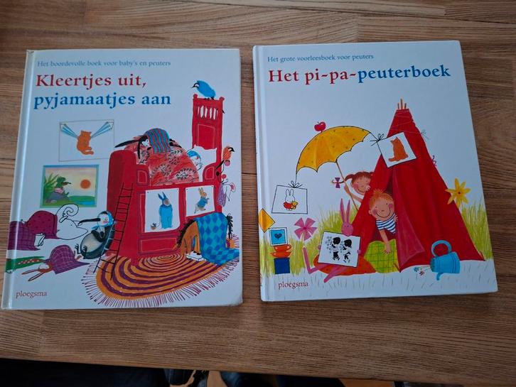 Het pi-pa-peuterboek en kleertjes uit pyjamaatjes aan, Boeken, Kinderboeken | Baby's en Peuters, Zo goed als nieuw, 3 tot 4 jaar