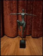 Modern bronzen beeld van een naakte vrouw, Verzamelen, Ophalen of Verzenden, Zo goed als nieuw, Mens