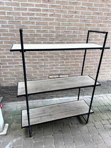 Leuke industriele stellingkastje 1,80x0,45 beschikbaar voor biedingen