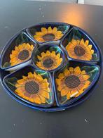 Zonnebloem Serveerschaal met Kommen - Aardewerk, Huis en Inrichting, Keuken | Servies, Gebruikt, Ophalen of Verzenden, Schaal of Schalen
