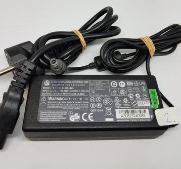 Te koop: 33 stuks opladers en voedingen. Prijs: bieden! beschikbaar voor biedingen