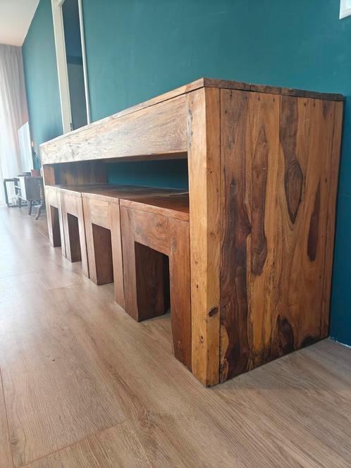 Mooie sidetable met vier bijpassende, stevige krukken., Huis en Inrichting, Tafels | Sidetables, Gebruikt, 25 tot 50 cm, Rechthoekig