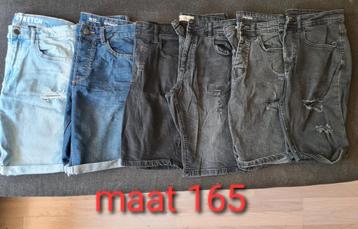 Korte broeken  beschikbaar voor biedingen