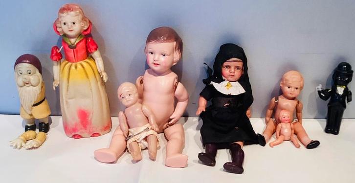 9 antieke celluloid popjes,sneeuwitje,dwerg,non,zwart,baby’s, Antiek en Kunst, Antiek | Speelgoed, Ophalen