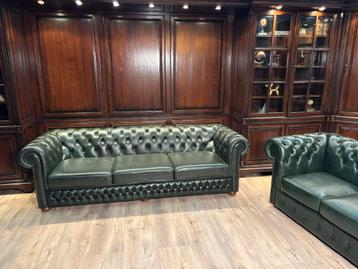Orginele chesterfield antiek groen leren 3 zits beschikbaar voor biedingen