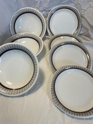 Gefle Upsala-Ekeby “Sparta” – 7 Zweedse vintage borden beschikbaar voor biedingen