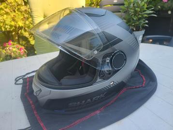 Shark motorhelm  beschikbaar voor biedingen