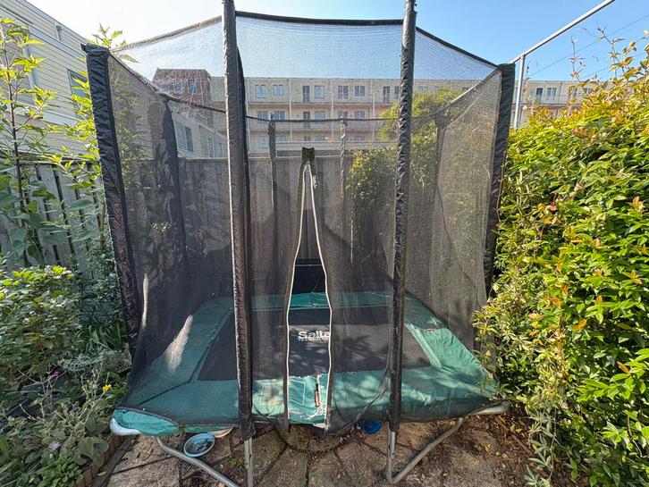 Gratis Trampoline met veiligheidsnet - 153x213 cm -Salta, Kinderen en Baby's, Speelgoed | Buiten | Trampolines, Gebruikt, Ophalen