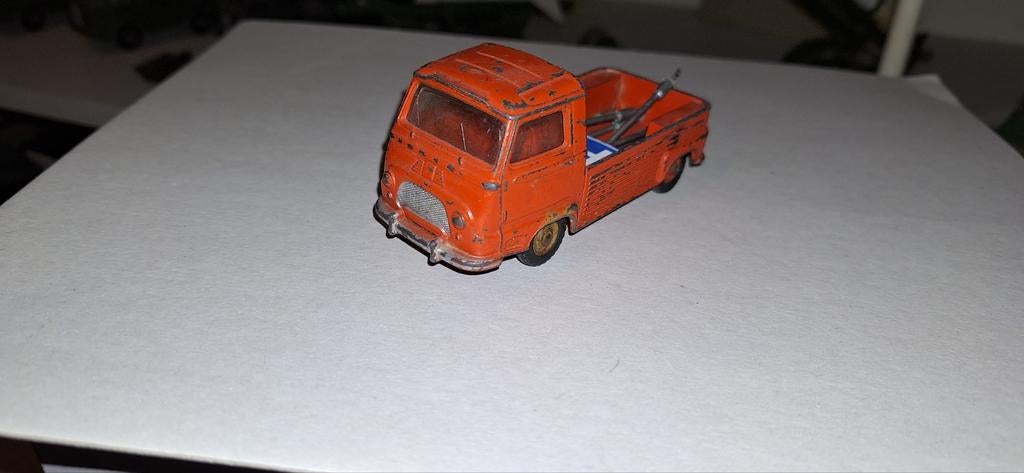Dinky Toys Renault Estafette nr.563 met verkeersborden, Ophalen of Verzenden