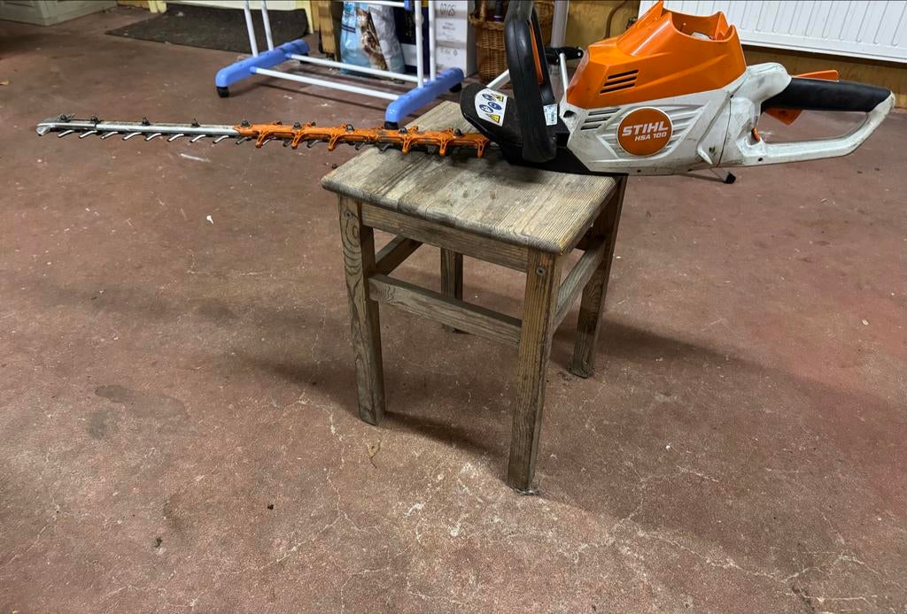 Stihl HSA 100 Heggenschaar - Weinig Gebruikt, Ophalen of Verzenden, Zo goed als nieuw, Accu