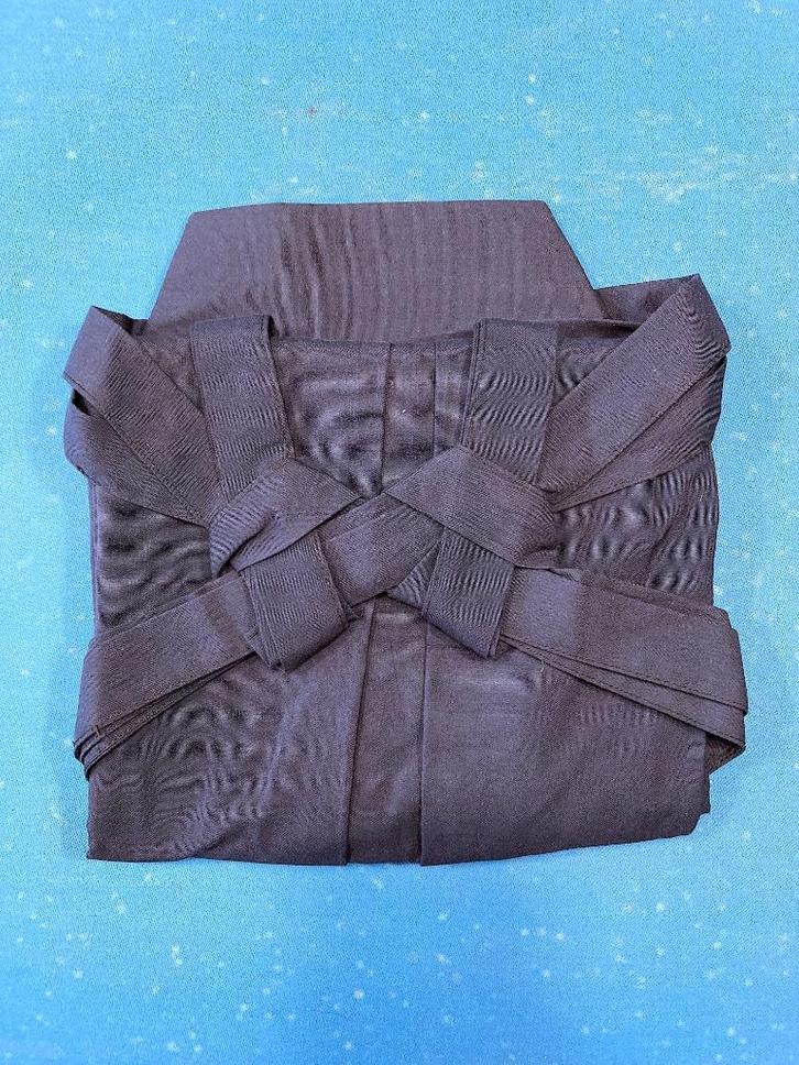 Hakama met Gi, Sport en Fitness, Vechtsporten en Zelfverdediging, Gebruikt, Overige, Vechtsportkleding, Maat M, Ophalen