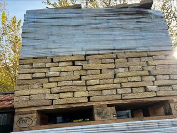 Oude Hilversumsformaat 23.5 x 3.5 cm gele stenen 4.000 stuks beschikbaar voor biedingen