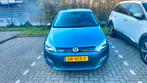 Volkswagen polo 2015 blauw, Auto's, Stof, Zwart, 1165 kg, Blauw