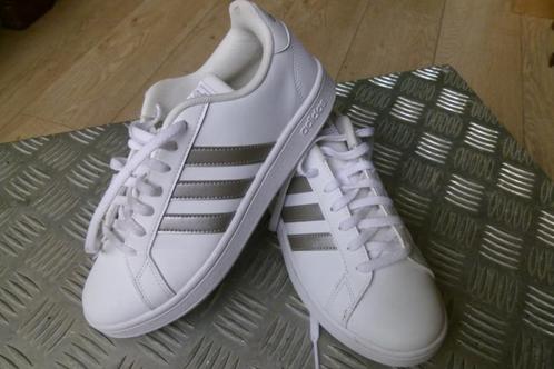 ADIDAS sport schoenen, Kleding | Heren, Schoenen, Zo goed als nieuw, Sportschoenen, Wit, Ophalen