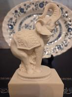 Beeldje circus olifant van albast Italië, Ophalen of Verzenden, Zo goed als nieuw, Dier