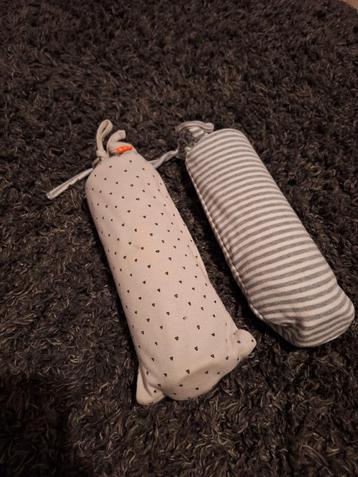 2 kruiken met hoes  beschikbaar voor biedingen