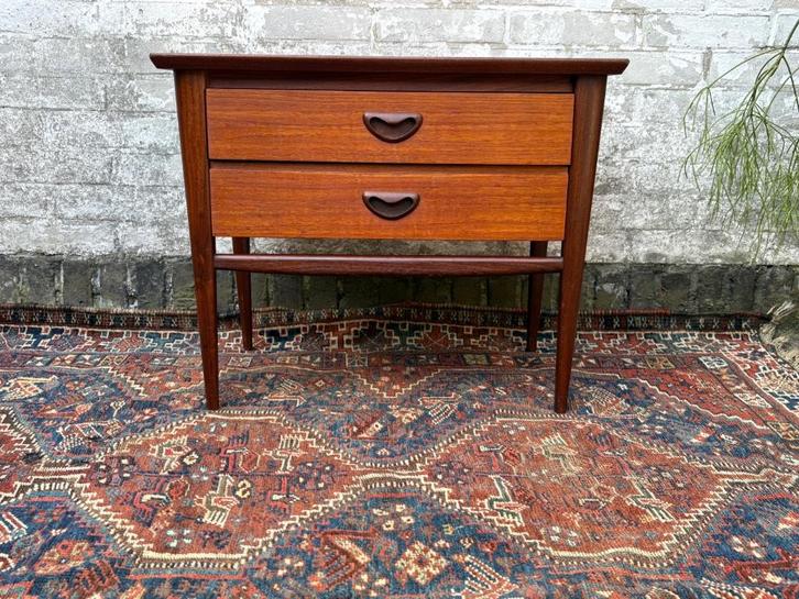 Louis van Teeffelen  webe kastje  nachtkastje retro vintage, Huis en Inrichting, Kasten | Ladekasten, Zo goed als nieuw, Minder dan 100 cm