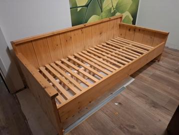 steigerhouten eenpersoons bed. beschikbaar voor biedingen