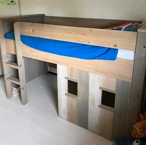 Steigerhouten bed half/hoogslaper van Bopita 90 x 200, Kinderen en Baby's, Kinderkamer | Stapelbedden en Hoogslapers, Zo goed als nieuw