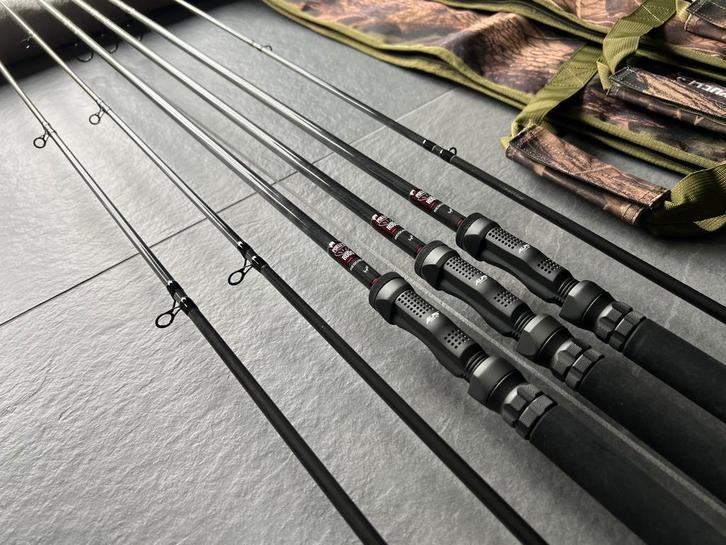 3 x Poeli’s Rods Requiem Light 12ft 2-2,25lbs NIEUWSTAAT!, Watersport en Boten, Hengelsport | Karpervissen, Zo goed als nieuw