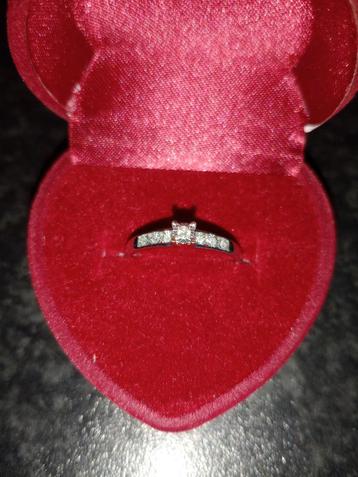 Diamanten ring met witgoud (maat 16,5) beschikbaar voor biedingen