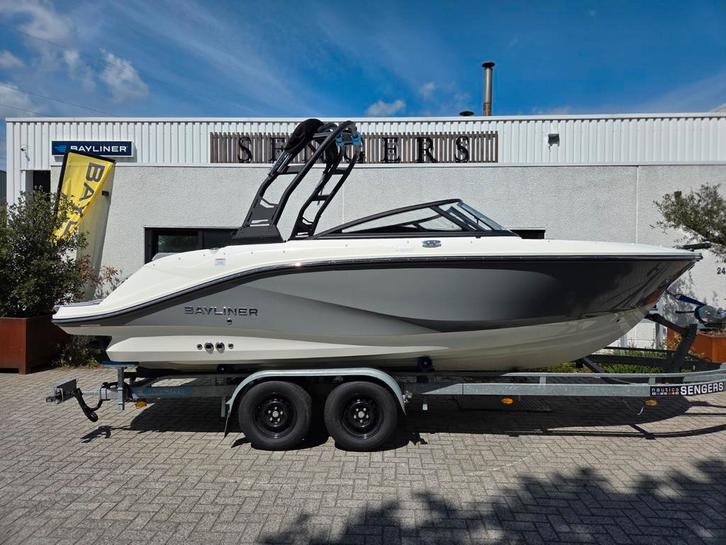 Bayliner V20i - nieuw - 4.5L 250pk - BLACK FRIDAY AKTIE!, Watersport en Boten, Speedboten, Nieuw, 6 meter of meer, Benzine, 200 pk of meer