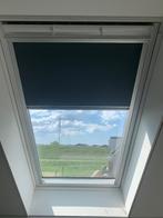 Verduisterd dakraam rolgordijn, Ophalen, Gebruikt, 50 tot 100 cm, 100 tot 150 cm