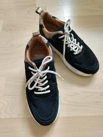 Dames sneaker Manfield beschikbaar voor biedingen