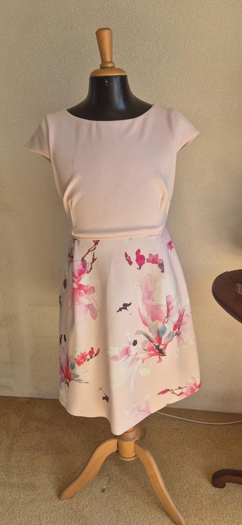 COMMA jurk maat 42, Kleding | Dames, Jurken, Zo goed als nieuw, Maat 42/44 (L), Roze, Knielengte, Ophalen