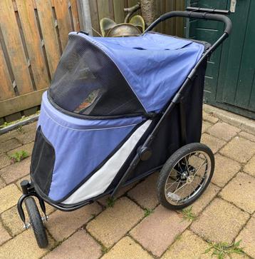 Hondenbuggy beschikbaar voor biedingen