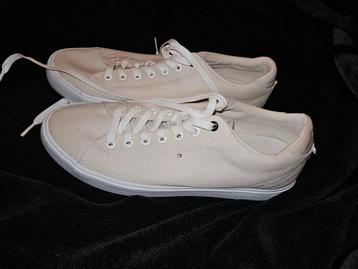Tommy Hilfiger sneakers beige maat 43 beschikbaar voor biedingen