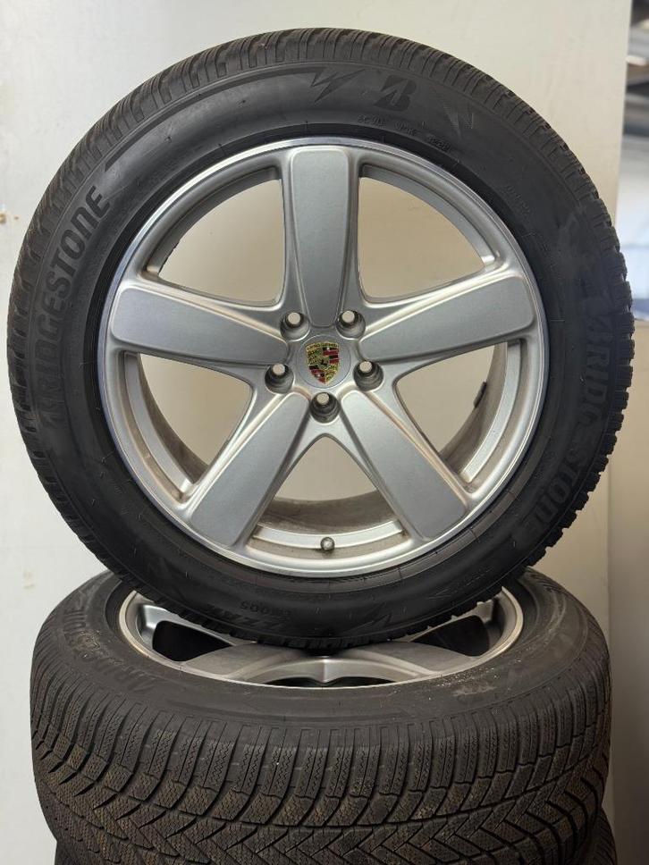 Originele 19"inch winterset Porsche Macan / Bridgestone, Auto-onderdelen, Banden en Velgen, Banden en Velgen, Winterbanden, 19 inch