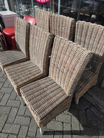Set van 6 Rieten eetkamer stoelen beschikbaar voor biedingen