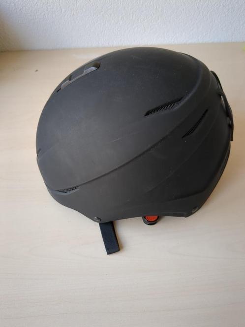 Crivit skihelm volwassenen, Sport en Fitness, Skiën en Langlaufen, Gebruikt, Kleding, Skiën, Overige merken, Minder dan 100 cm
