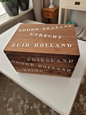 Leuk kistje met de provincies van Nederland  beschikbaar voor biedingen