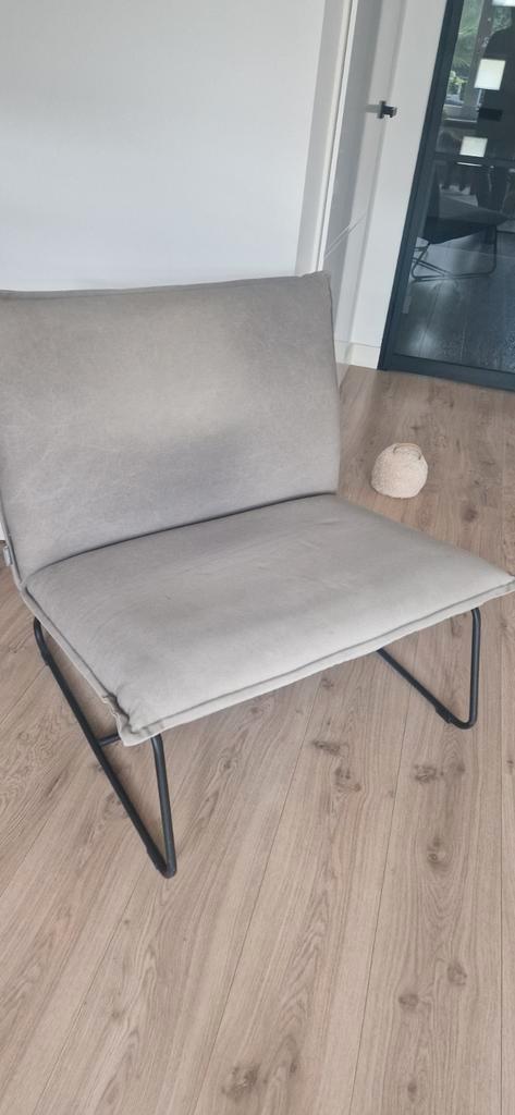 Moderne fauteuil - Zo goed als nieuw!, Huis en Inrichting, Fauteuils, Zo goed als nieuw, Metaal, Stof, 50 tot 75 cm, Minder dan 75 cm